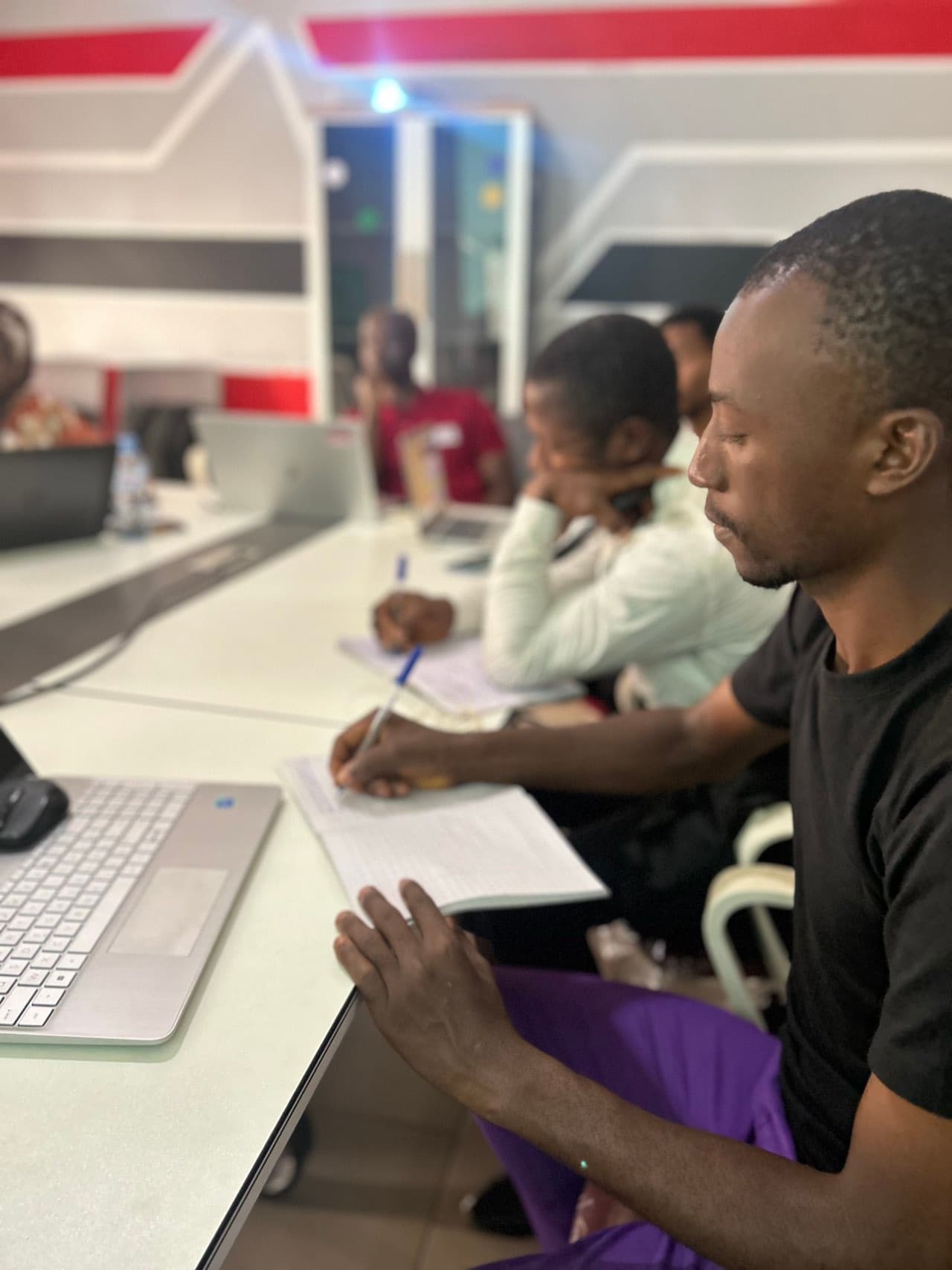 Atelier « Trouve un emploi grâce à l'IA » : CV, lettres et entretiens boostés — photo 2